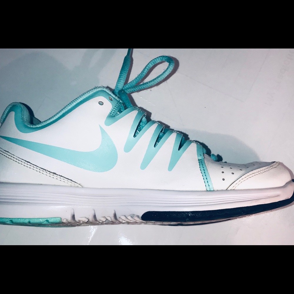 💙(Nike) Vapor Court shoes size 7US 38eu